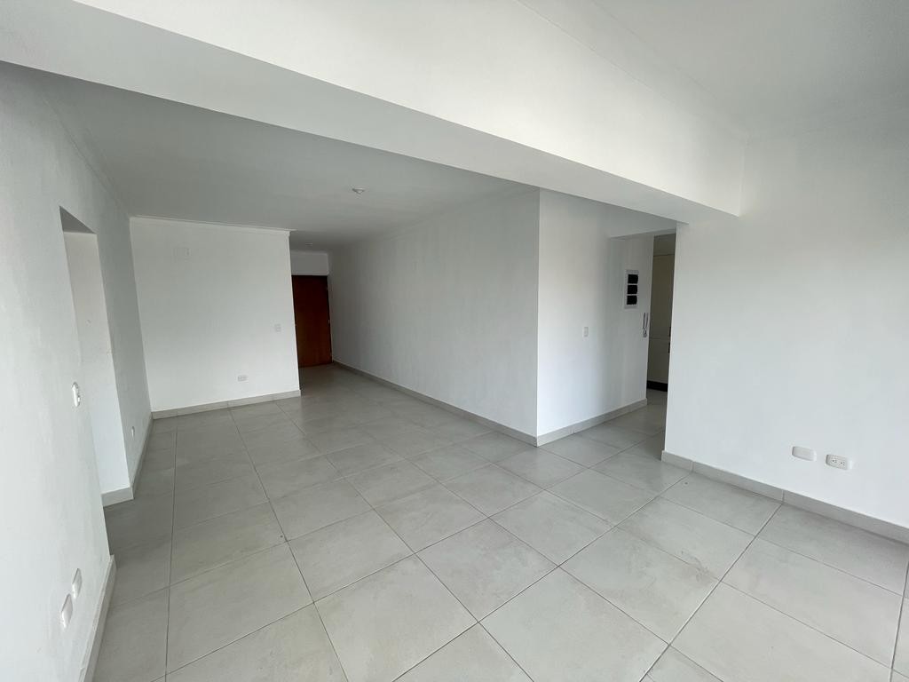 apartamentos - Apartamento 4to piso en Evaristo Morales  3