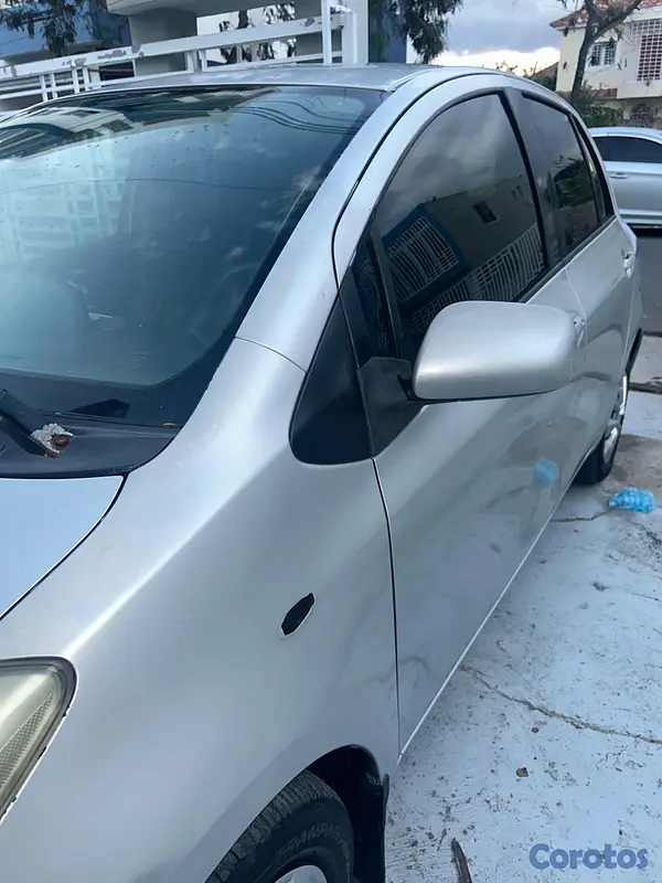 carros - Toyota Vitz 2007 4 Cilindros 10