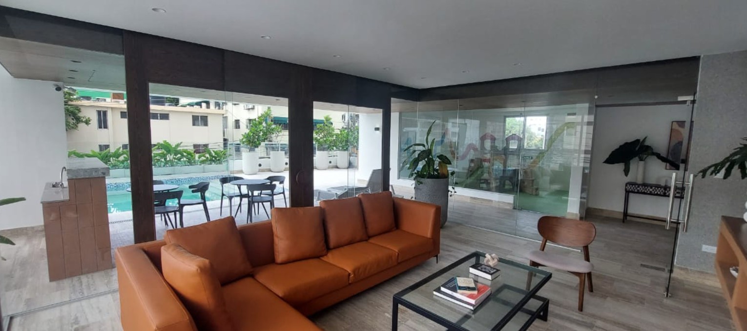 apartamentos - Apartamento 2do piso con terraza en evaristo morales 5