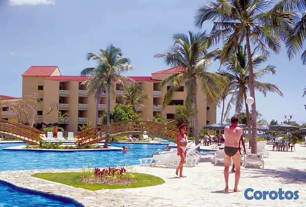solares y terrenos - Gran Solar de Playa Juan Dolio con mejora de hotel 3