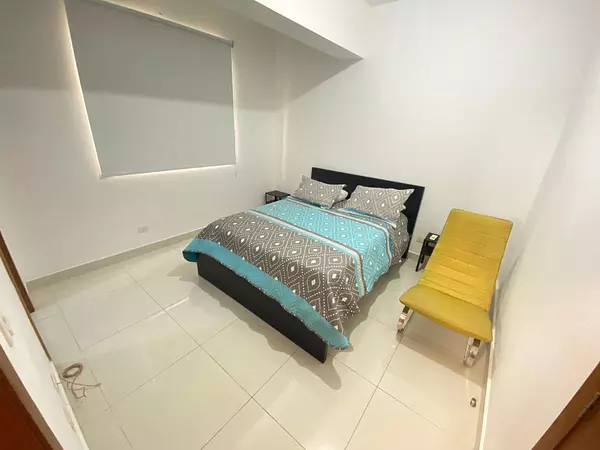 apartamentos - Apartamento en Alquiler Amueblado PARAÍSO USD 950. 5