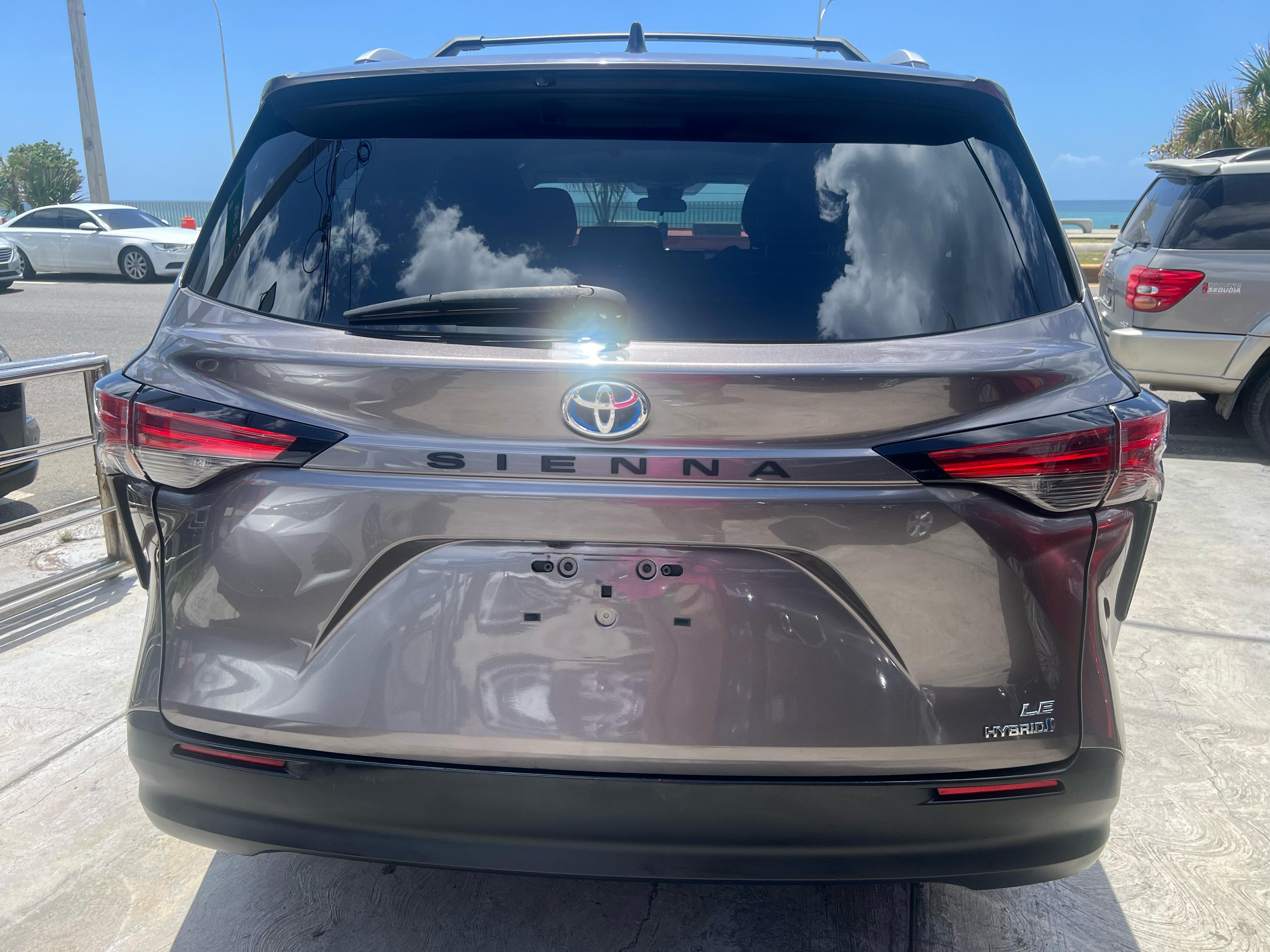 jeepetas y camionetas - Toyota Sienna LE 2021 8