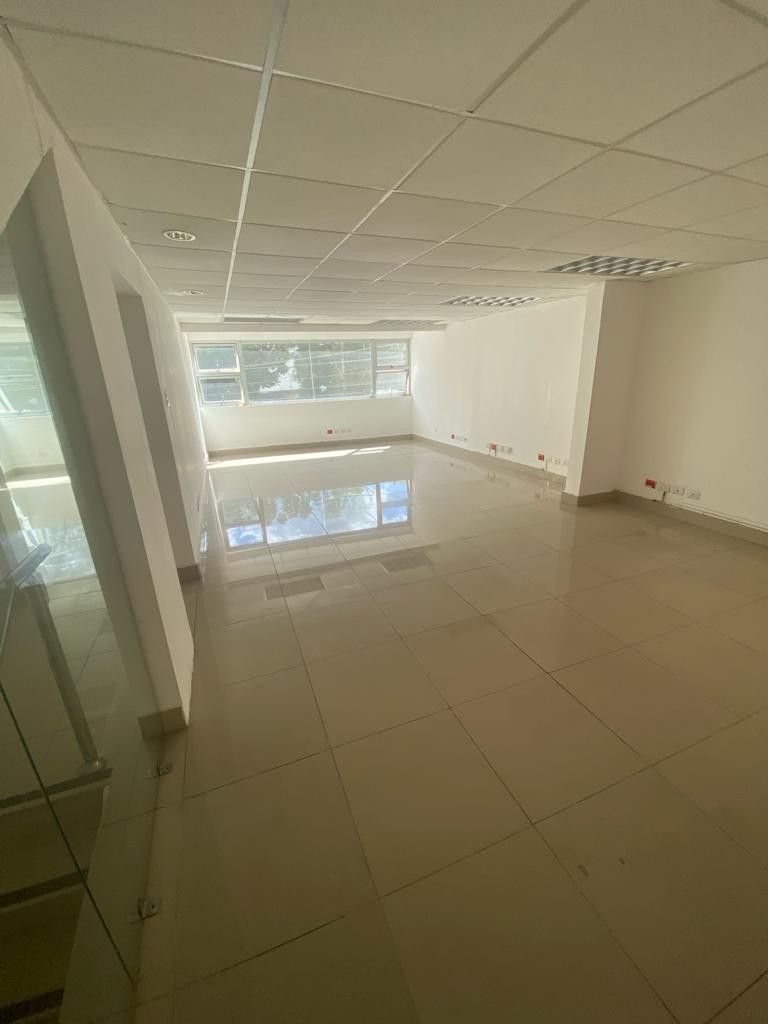 oficinas y locales comerciales - ALQUILO Amplio Local Comercial 2do Piso En El Vergel
CODIGO: PD127 8
