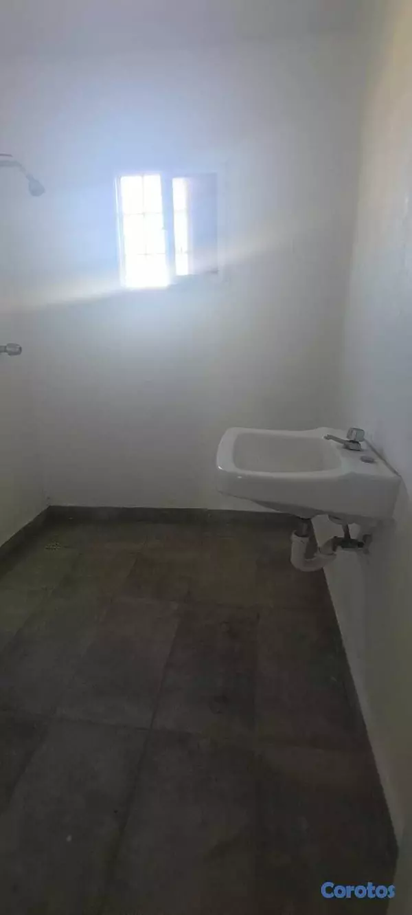oficinas y locales comerciales - LOCAL 1ERA EN GAZCUE SE PUEDE ALQUILAR LA MITAD, 145MTS 5