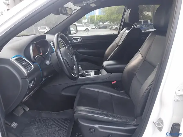 jeepetas y camionetas - JEEP GRAND CHEROKEE LATITUD 4X4 2018 4