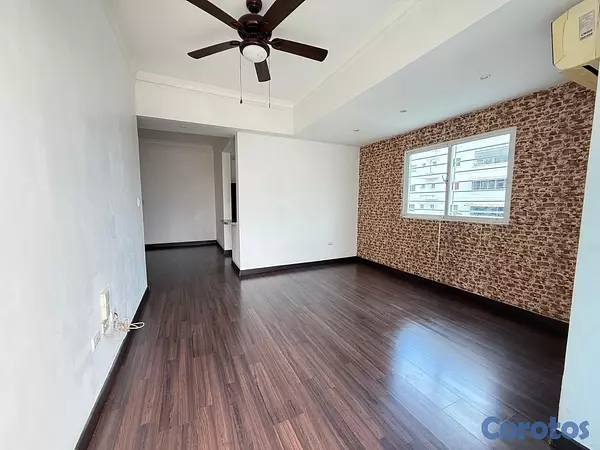 apartamentos - vendo Evaristo Morales dos habitacion2.5 baños dos parque balcón servicio  6