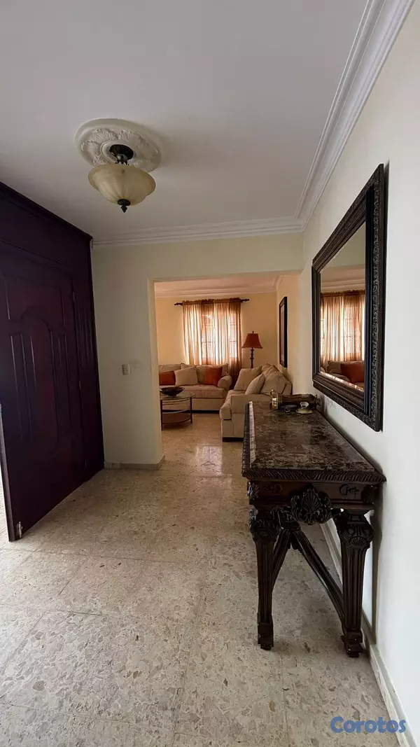 casas - Exclusiva Residencia en Baní | Piscina, Jardines y Amplios Espacios 19
