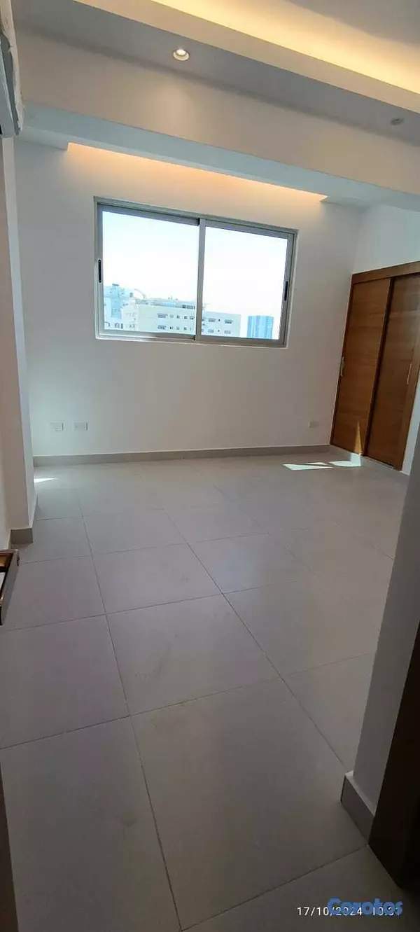 apartamentos - Se Alquila Amplio Apartamento en torre Moderna 2