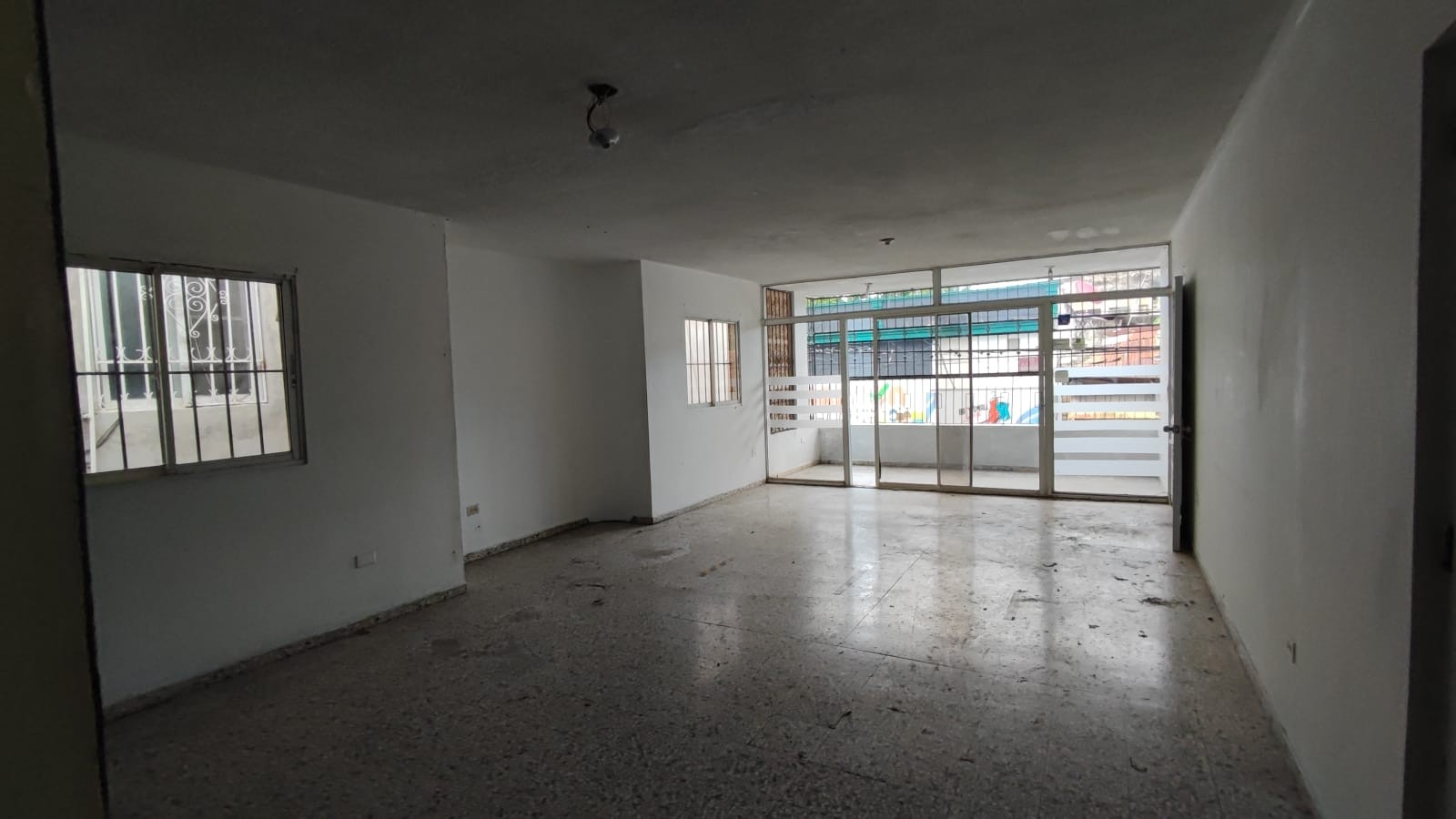 oficinas y locales comerciales - Se Renta Amplio Local Comercial en el Centro de la Ciudad, Segundo Nivel  4