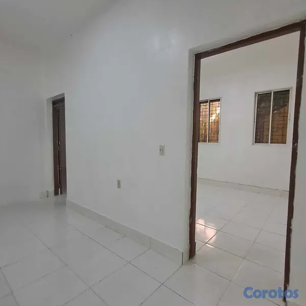 oficinas y locales comerciales - Local para oficina 1er piso en Gazcue 2