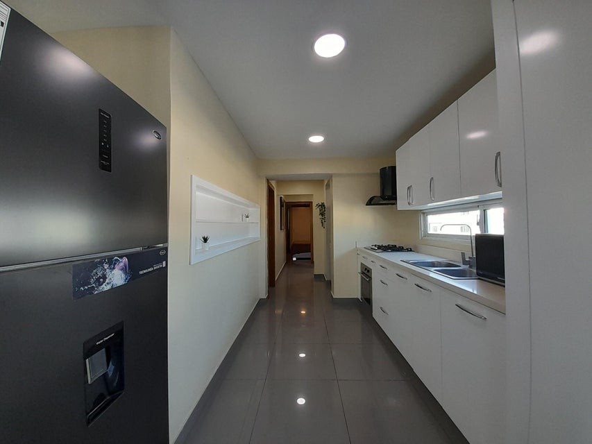apartamentos - Apartamento amueblado en alquiler #24-1727 piso alto, areas comunes, ascensor. 2