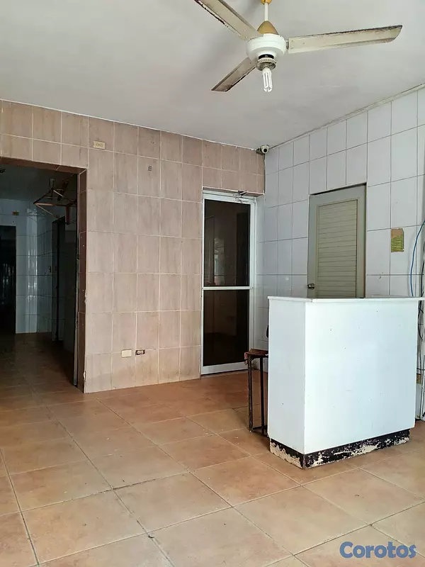 oficinas y locales comerciales - Alquilo local comercial La Fe 250 mt2 3