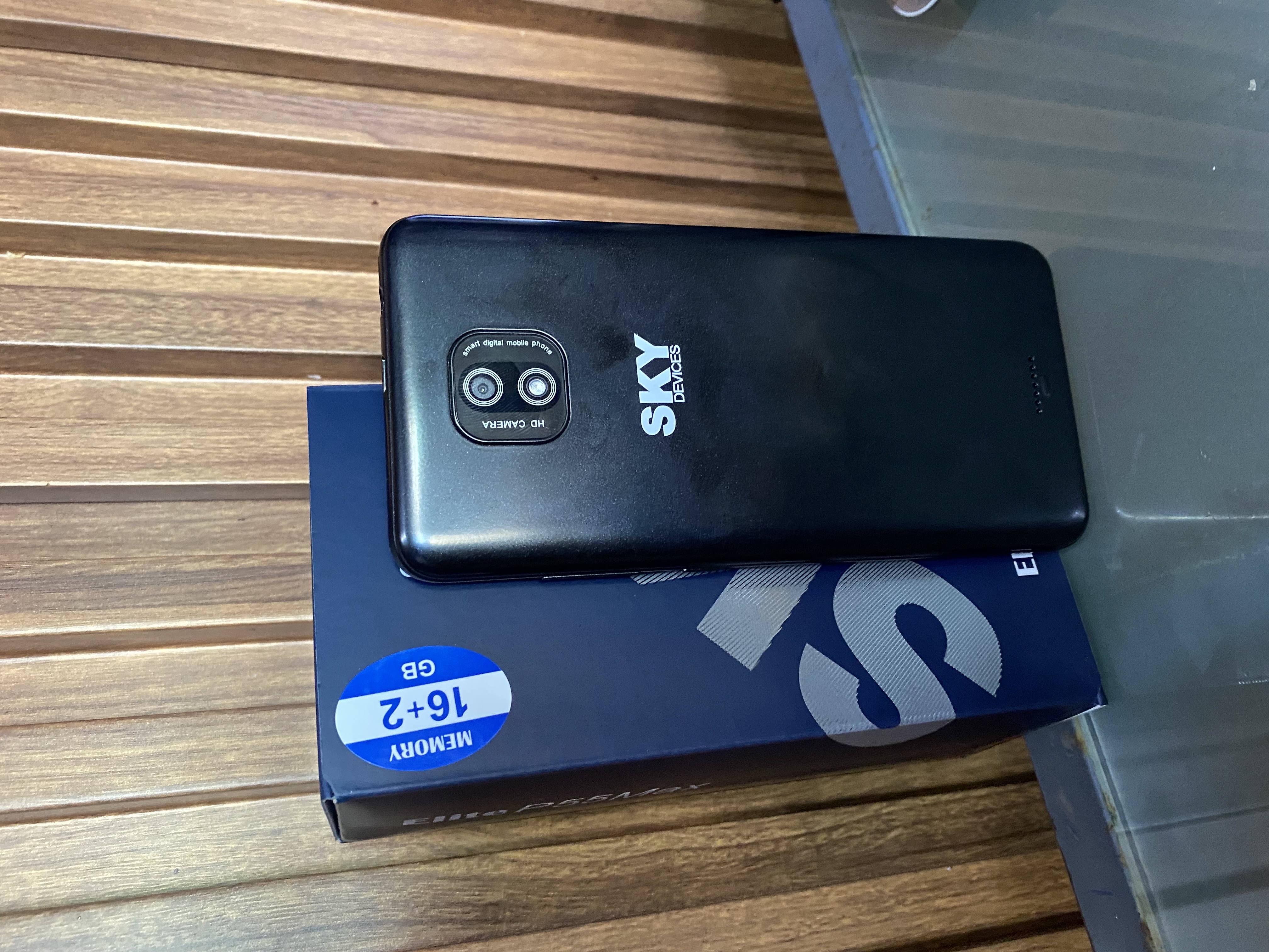 celulares y tabletas - SKY DIVICES P55 max 16GB  1