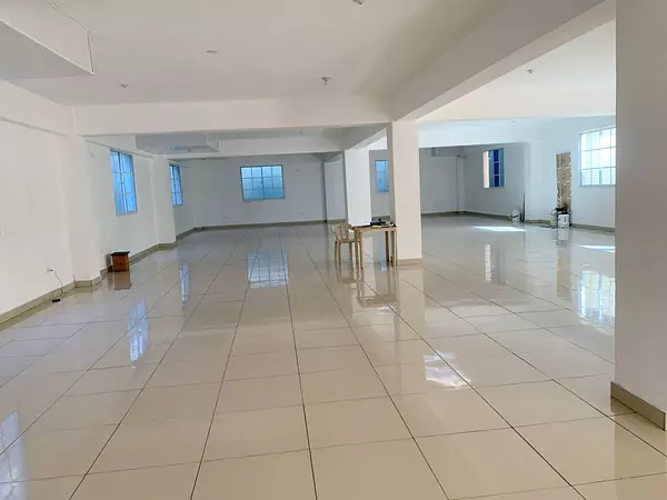 oficinas y locales comerciales - Local primer nivel abierto 6