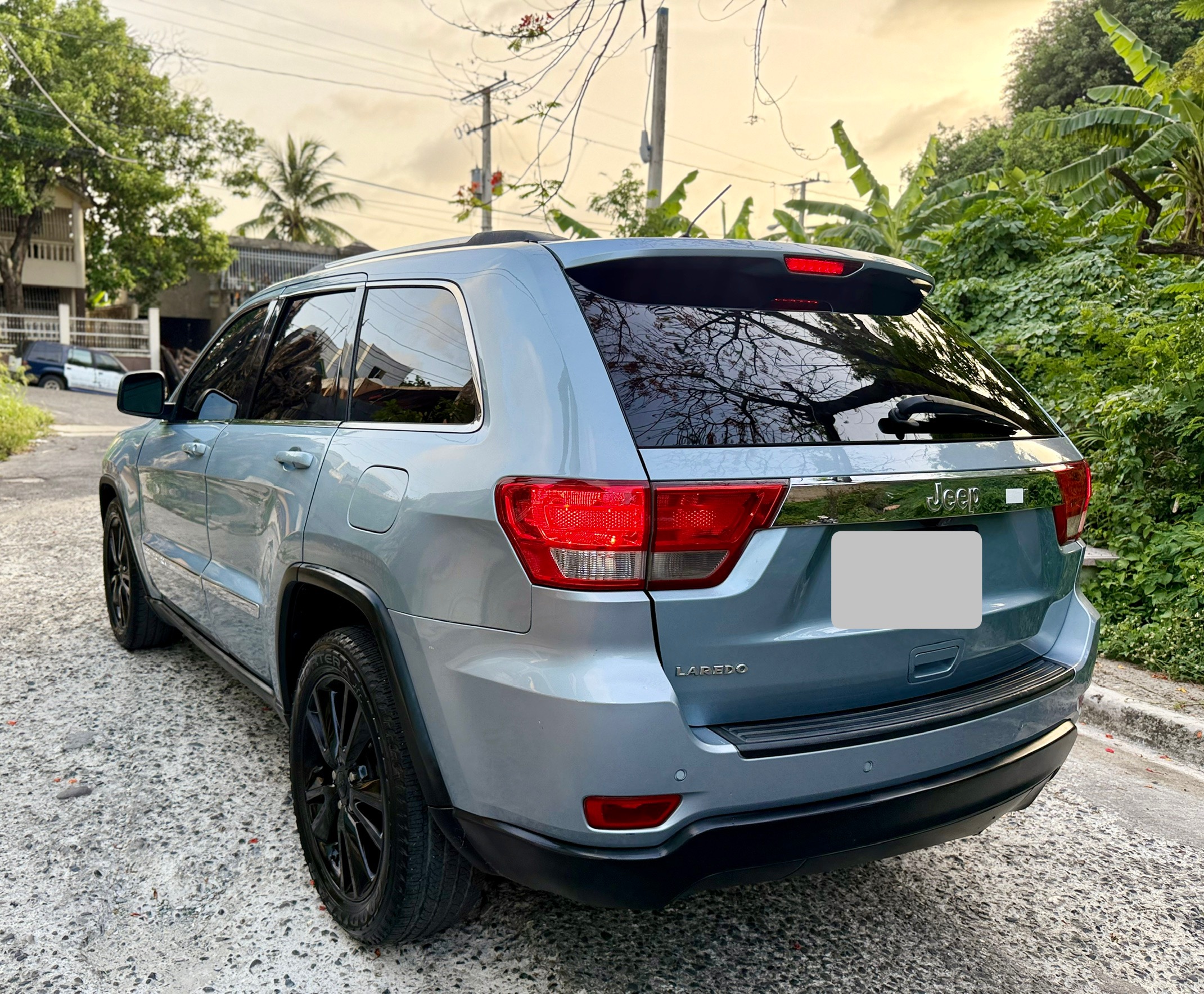 jeepetas y camionetas - Jeep Grand laredo 4x2 panorámica  2012 $549,000 2