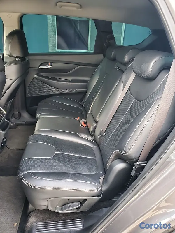 jeepetas y camionetas - Hyundai Santa Fe SE 2020 8