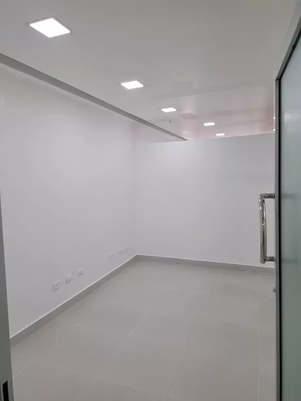 oficinas y locales comerciales - Local céntrico en Arroyo Hondo viejo 2