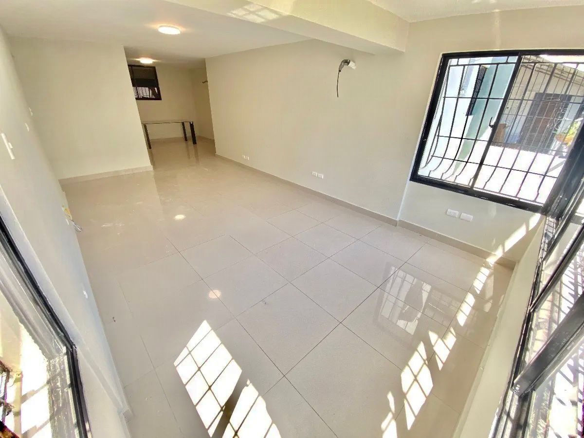 apartamentos - Alquiló piantini primer nivel dos hab baño parqueo 1
