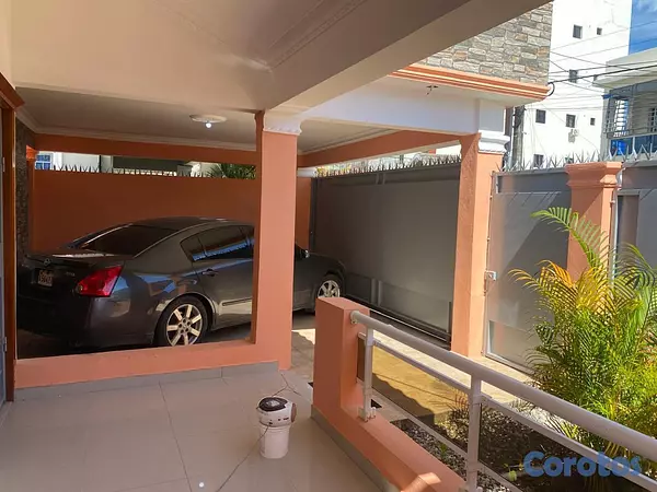 casas - Casa de un nivel amplia, con patio y preparada par 10