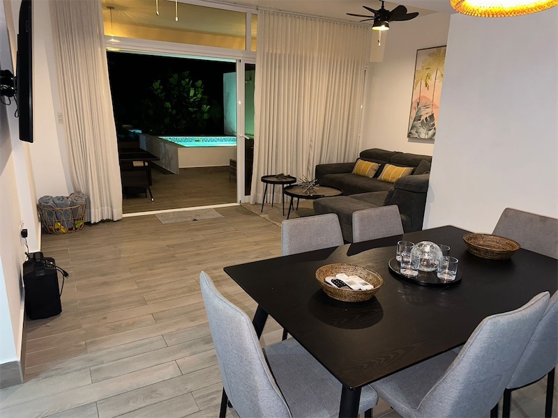 apartamentos - Venta de apartamento con jacuzzi Juan Dolio 2da línea de playa  8