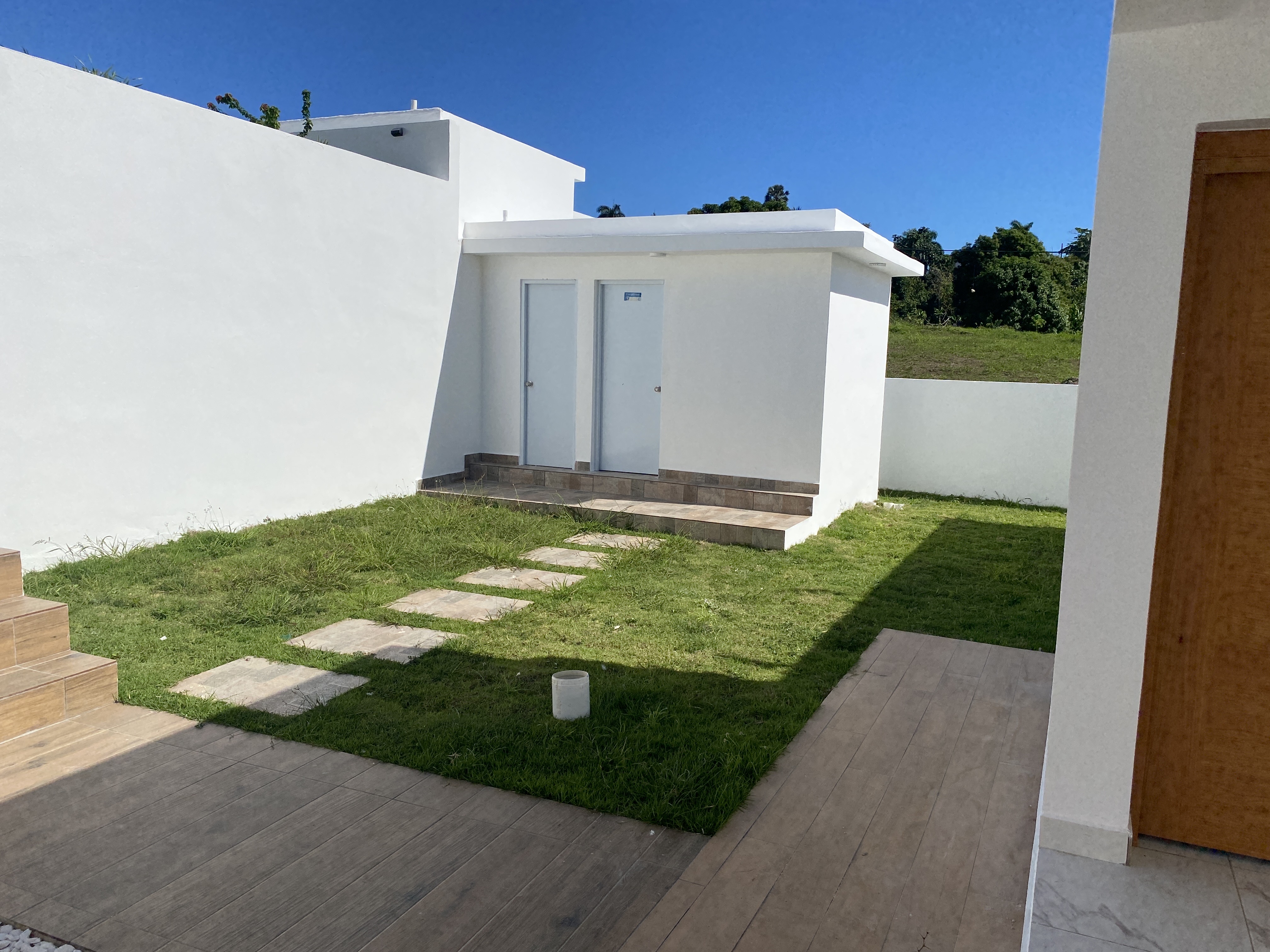 casas - casa nueva con patio en puerto plata  3