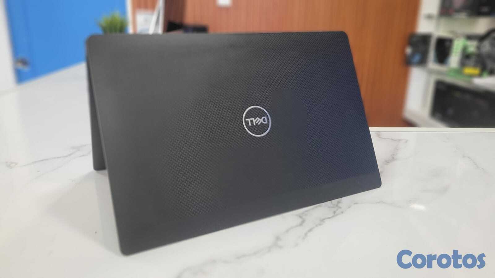 computadoras y laptops - Laptop Dell latitude 7410 core i5 10th Gen , 8GB R 5