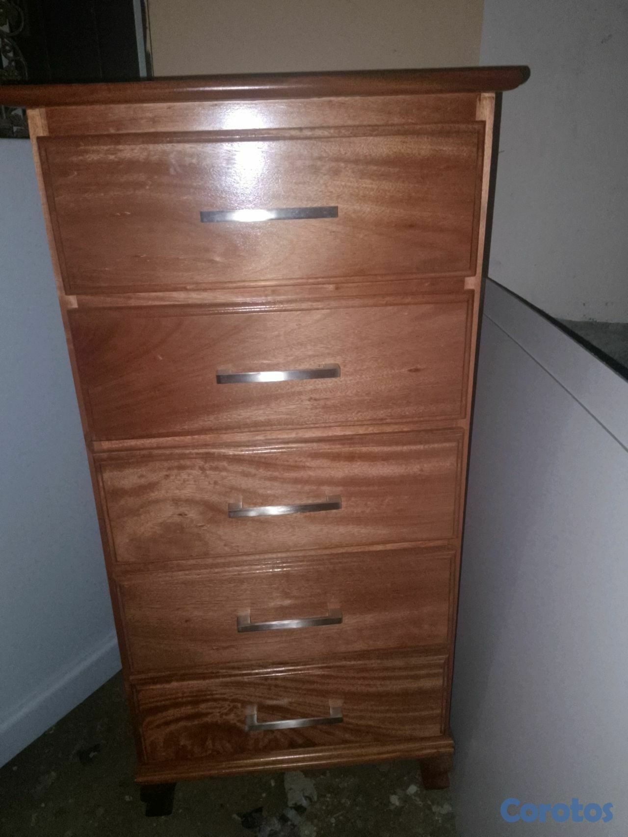 muebles y colchones - BIURY DE CAOBA 
Corredera full 
5 gaveta
$ 16,000 pesos  1