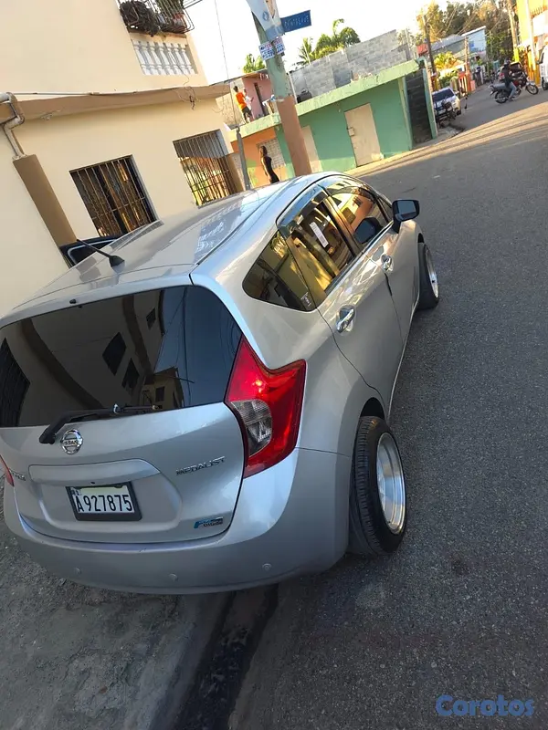 carros - Nissan Note Medalist 2015 full 6