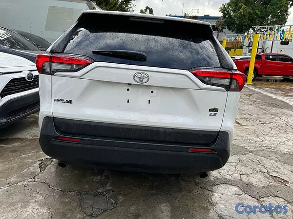 jeepetas y camionetas - Toyota Rav4 LE año 2021 recién importado  3