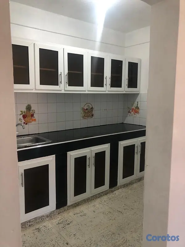 casas - 
VENDO CASA EN MOCA
NEGOCIABLE
TÍTULO AL DIA 


 12