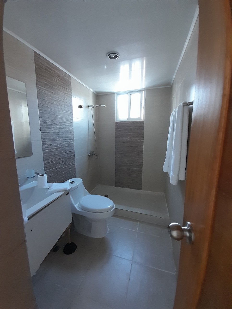 apartamentos - Sin intermediario 
Rento sin muebles con dos parqueos techados cuarto de servi 4