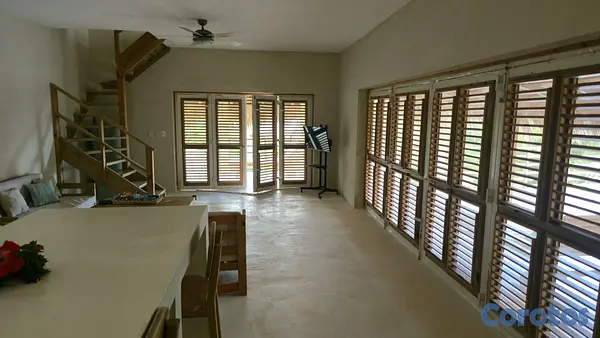casas vacacionales y villas - Villa con vistas al mar y jardín en venta 5