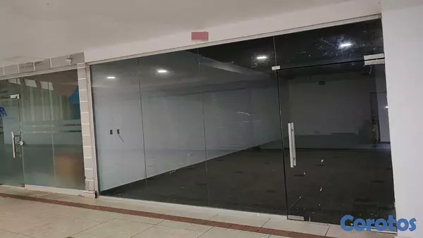 oficinas y locales comerciales - Local en venta en el Malecón de Santo Domingo 2