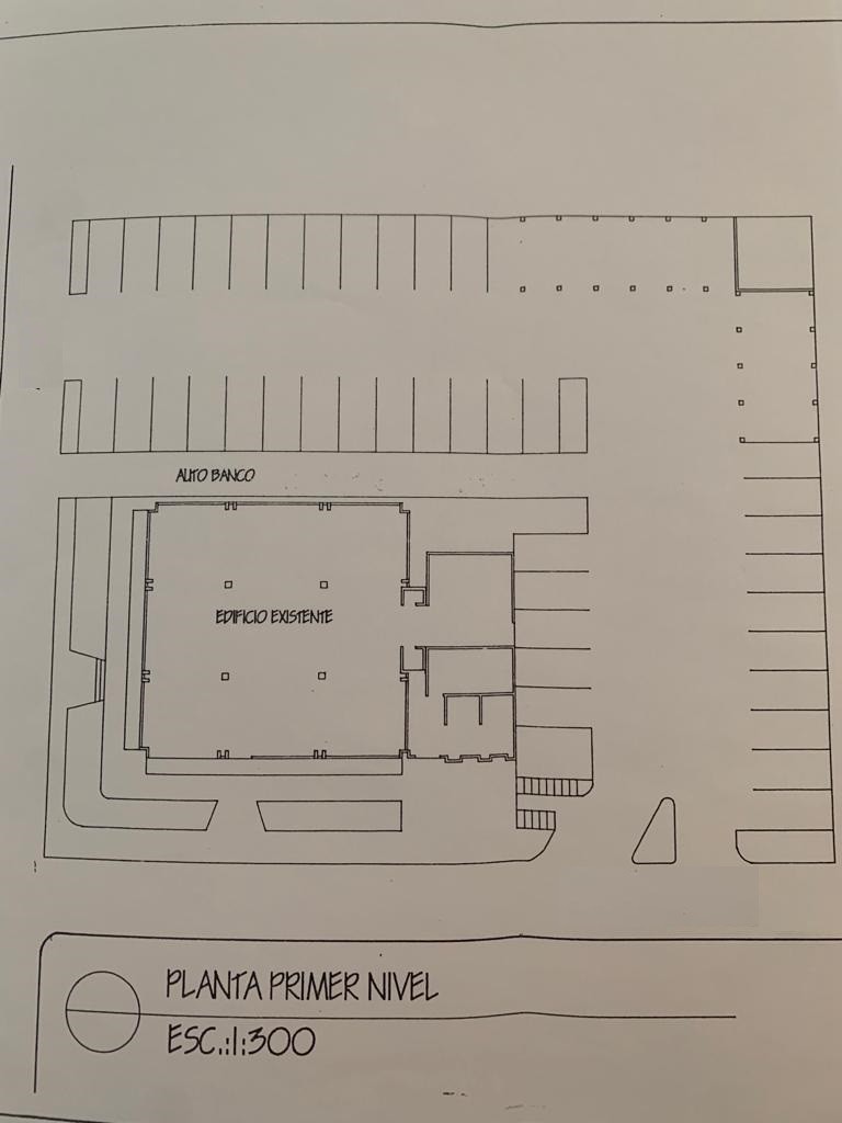 oficinas y locales comerciales - EN ALQUILER LOCAL EN PIANTINI EN PRIMER PISO de 4000m2 con 16 parqueos  7