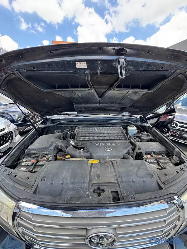 jeepetas y camionetas - Toyota Land Cruiser VX 2010 12