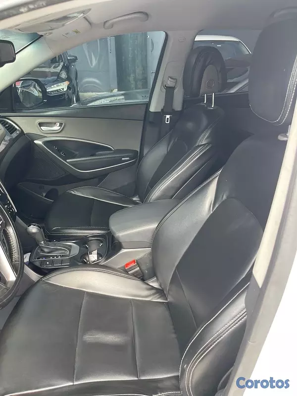 jeepetas y camionetas - HYUNDAI SANTA FE 2014 6