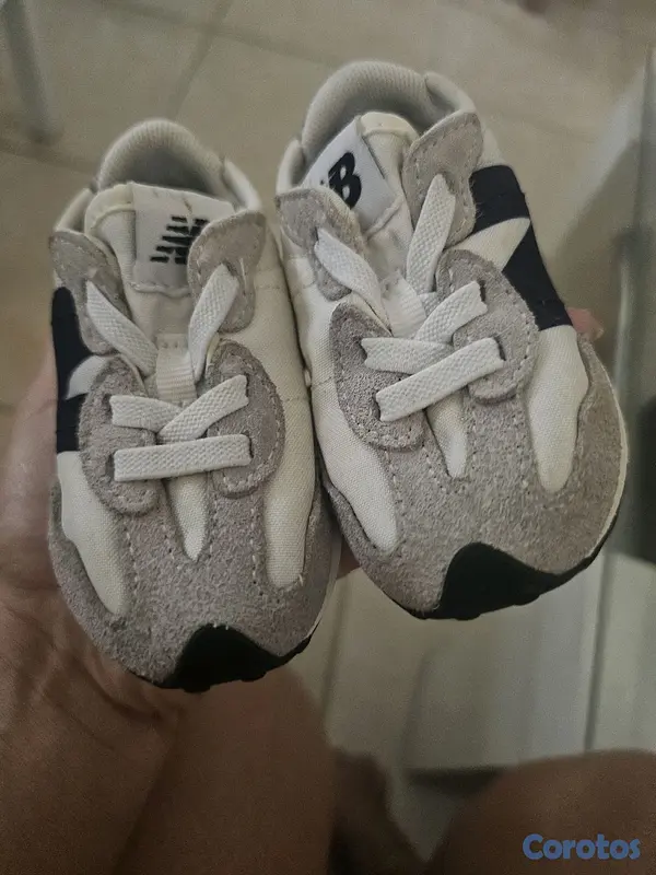 ropa y zapatos - para un príncipe  como nuevos  8