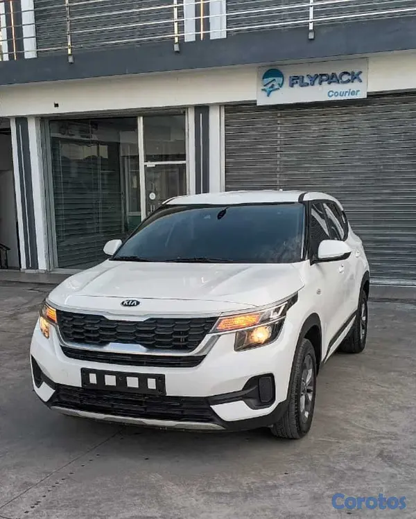 jeepetas y camionetas - KIA SELTOS 2022 BLANCO DIESEL 3