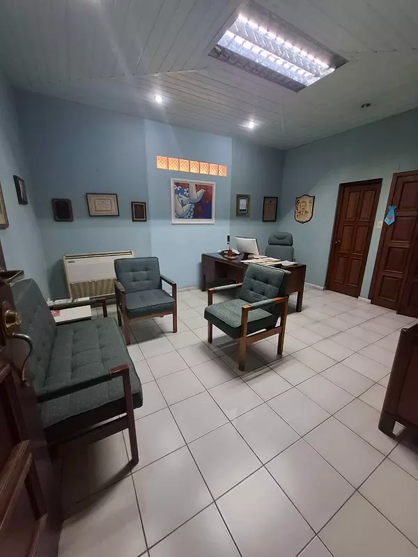 solares y terrenos - Vendo Local C. y Vivienda Zona Universitaria 7