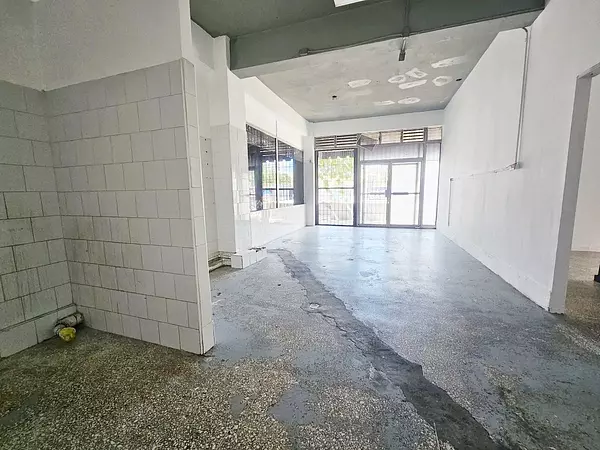 oficinas y locales comerciales - Local en la Esperilla 10