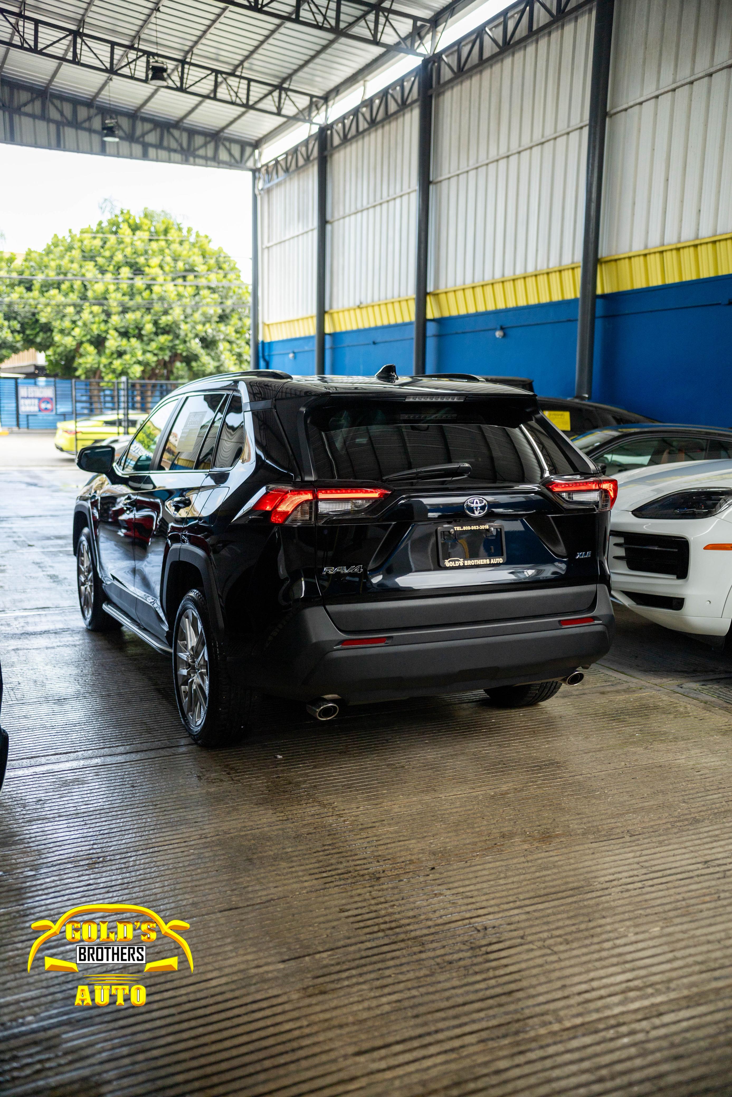 jeepetas y camionetas - Toyota Rav4 XLE 2024 Recien Importada 4