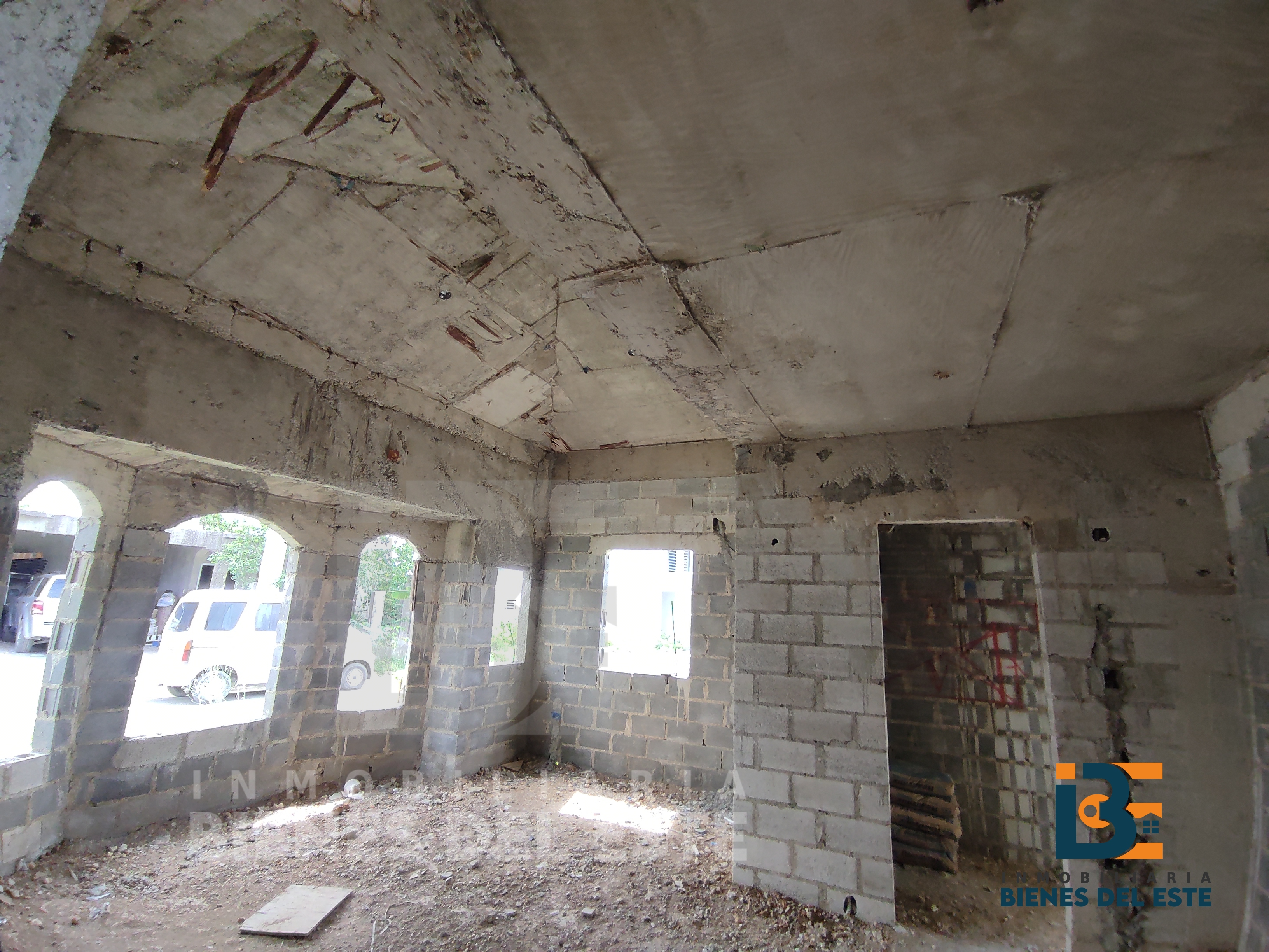 casas - SE VENDE CASA EN CONSTRUCCION de Oportunidad. 3