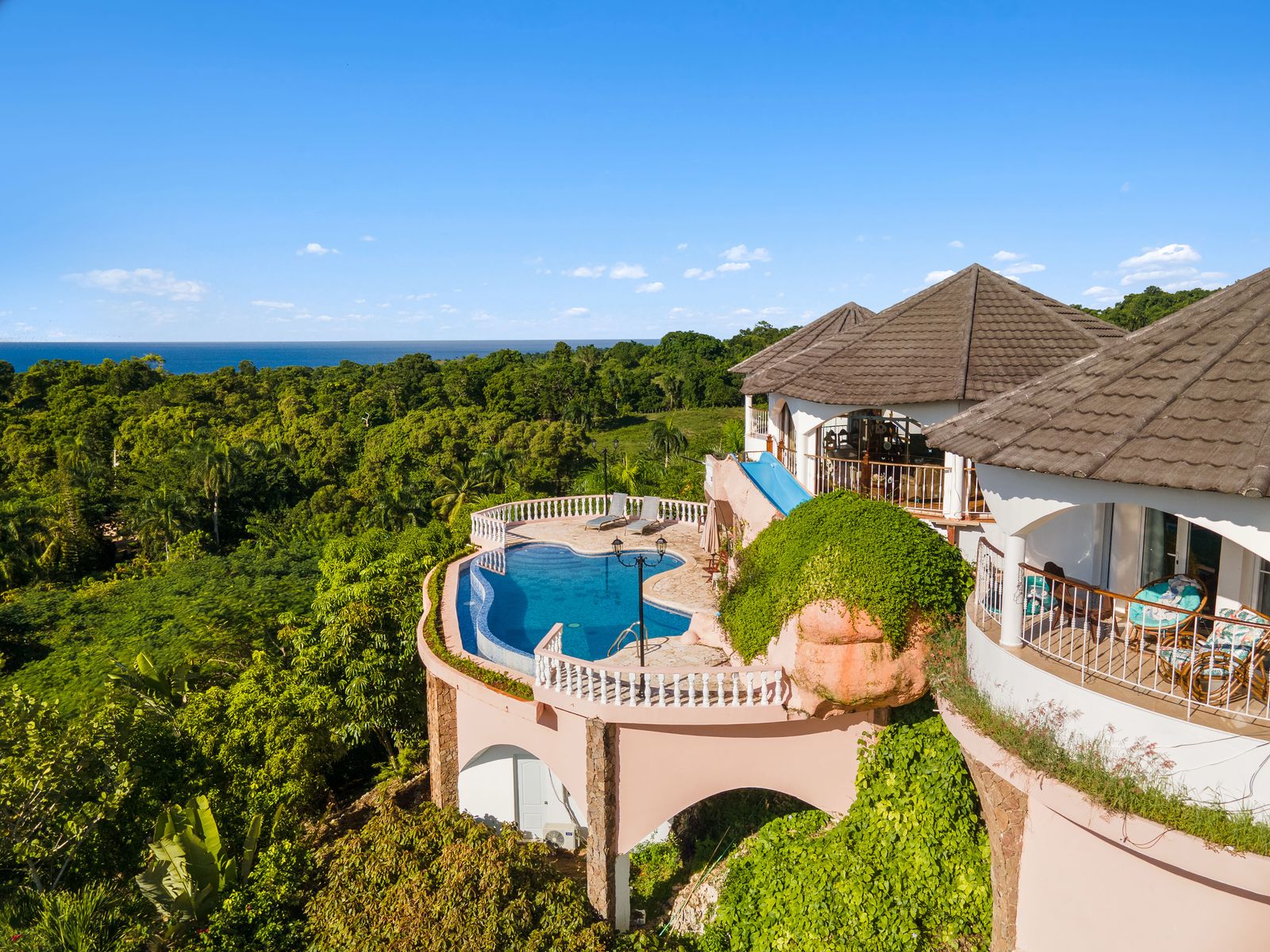 casas vacacionales y villas - LA MEJOR VILLA  3 NIVELES EN RIO SAN JUAN, CON VISTA AL MAR, 5 HABS, OPORTUNIDAD 1