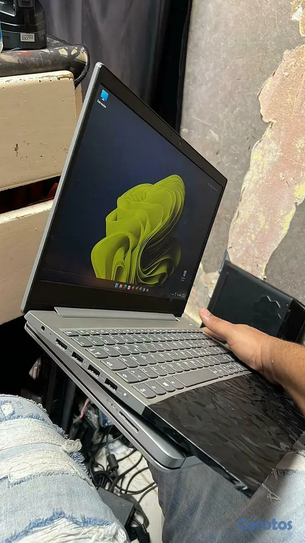 computadoras y laptops - Laptop Lenovo Ideapad 3 /i3-1115G4 @3.0Ghz/15.6 LC 5
