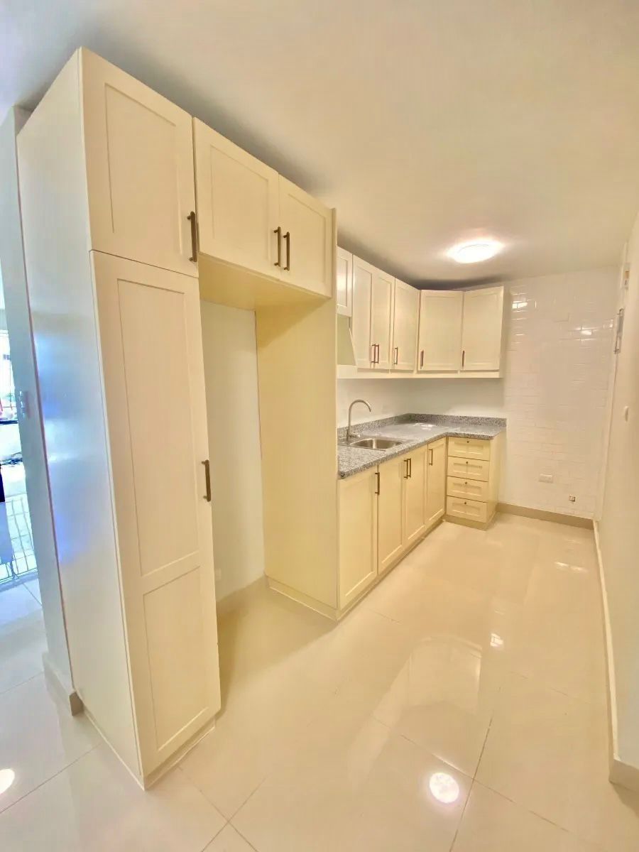 apartamentos - Alquiló piantini primer nivel dos hab baño parqueo 6