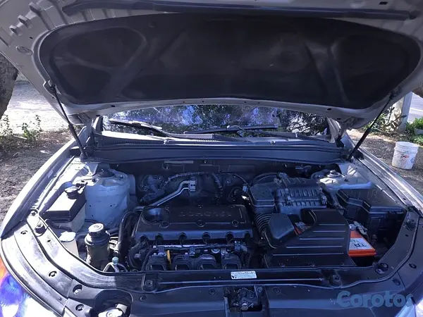 jeepetas y camionetas - Santa Fe año 2010 
Motor dohc 
Precio 490 4