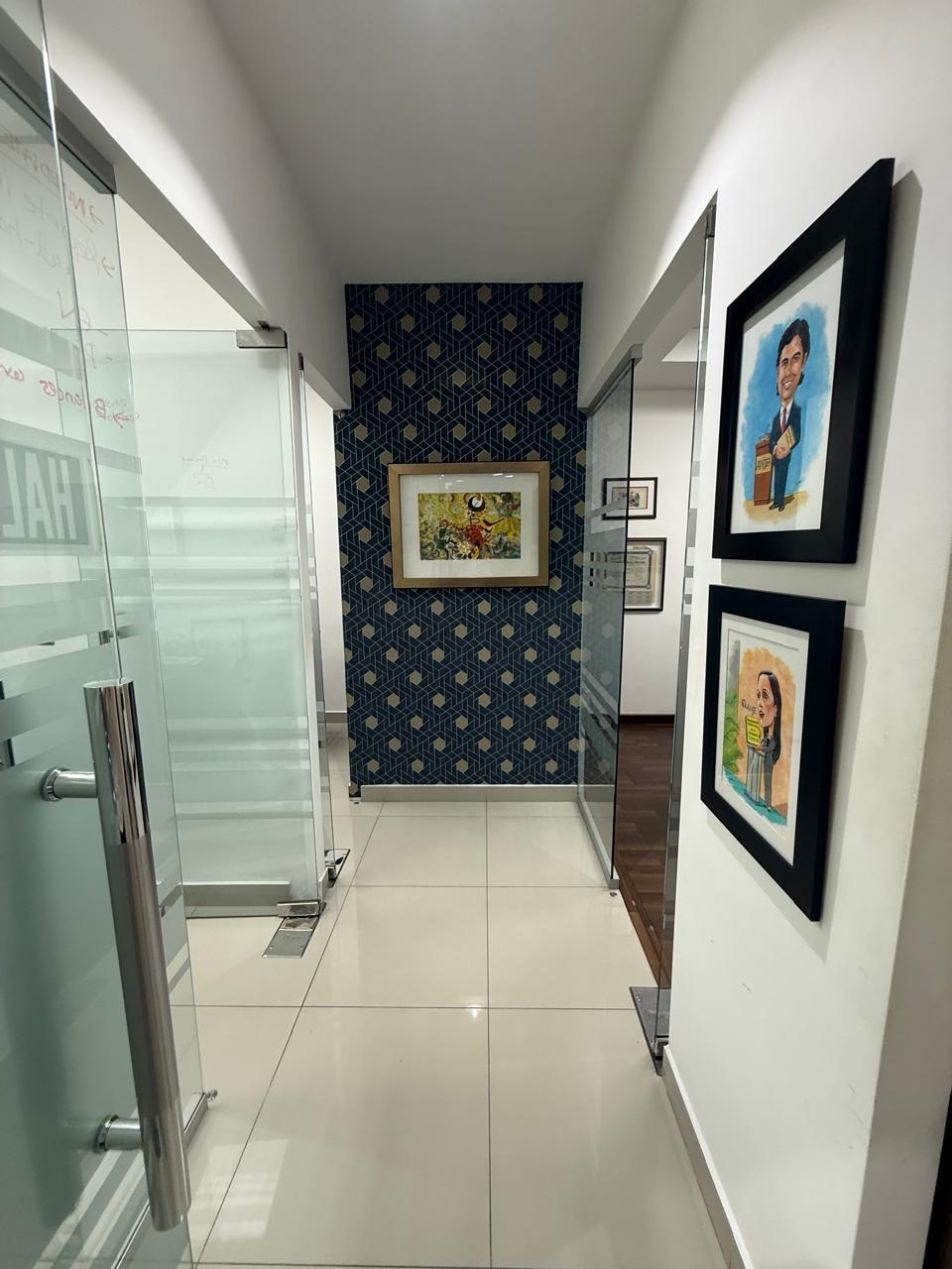 oficinas y locales comerciales - Local en Plaza de Viejo Arroyo Hondo con 6 Parqueo 3