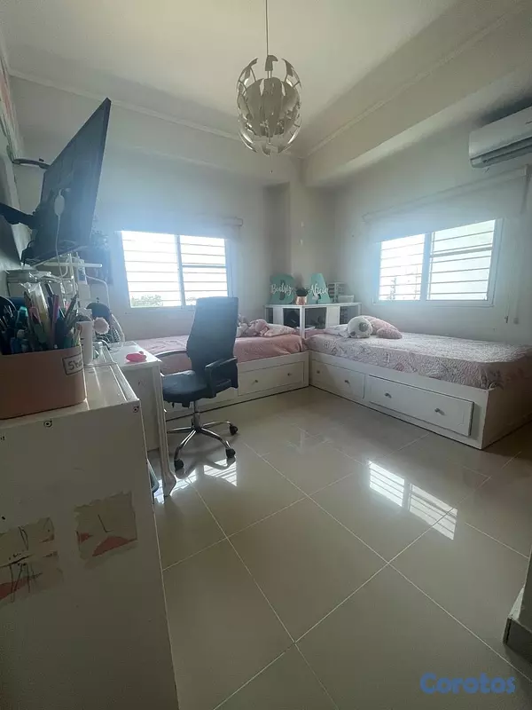 apartamentos - vendo mirador norte piso 4 sin ascensor tres habitaciones 2.5 baños balcón tipo  7