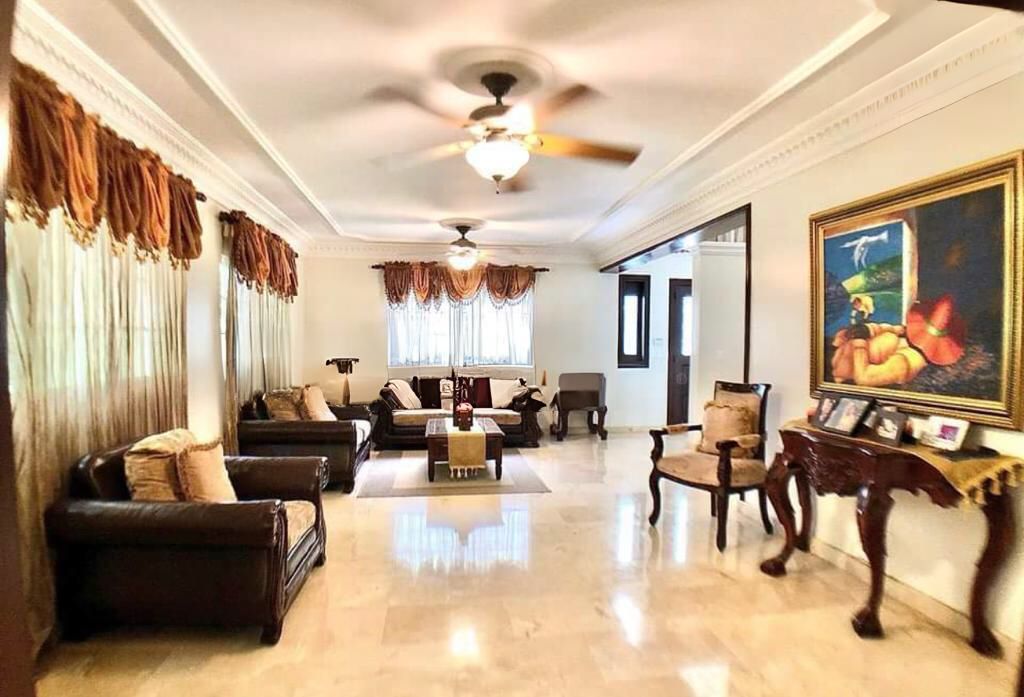 apartamentos - Venta de Casa en Altos Arroyo Hondo III 1