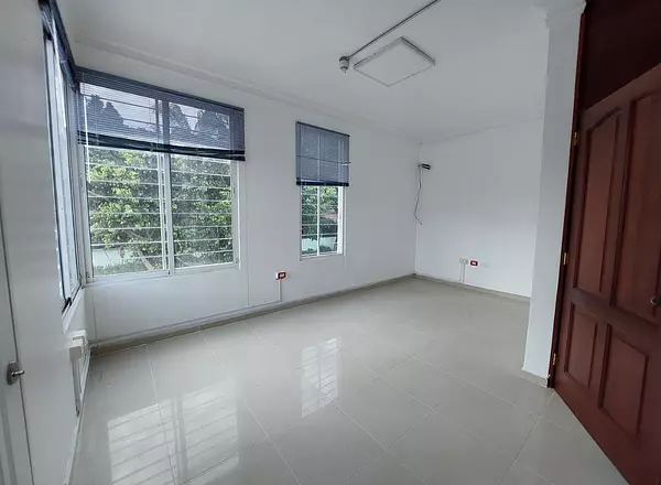 oficinas y locales comerciales - Propiedad  esquinera en Gazcue  4
